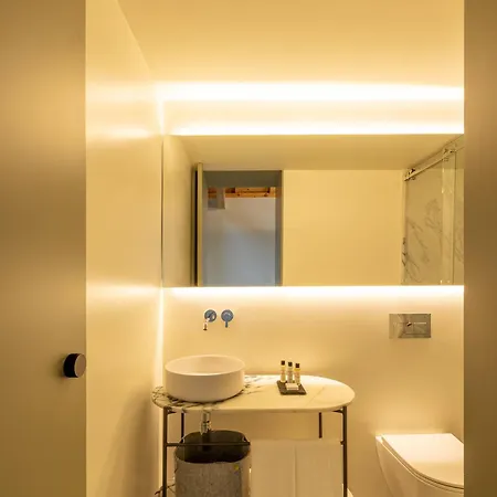 Апартаменты Boutique Duplex With Balcony & Panoramic Views