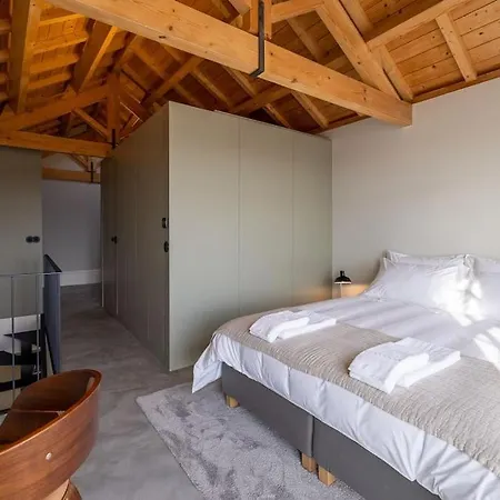 Modern Duplex Private Balcony & Cathedral View - E Lejlighed Porto