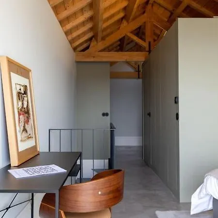 Panoramic Historic Views Private Balconies - Apt E *