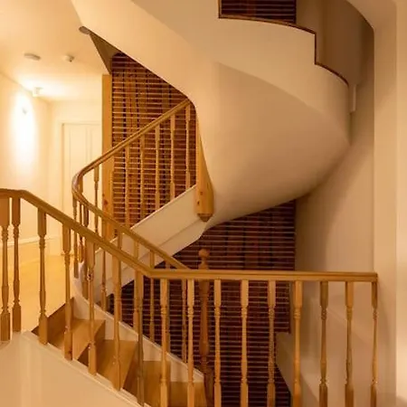 شقة Panoramic Historic Views Private Balconies - Apt E بورتو