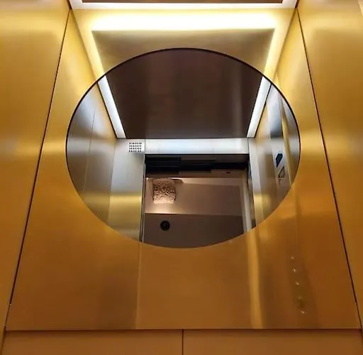 Apartment Panoramic Historic Views Private Balconies - E