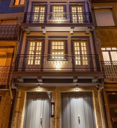 Panoramic Historic Views Private Balconies - E Apartment *